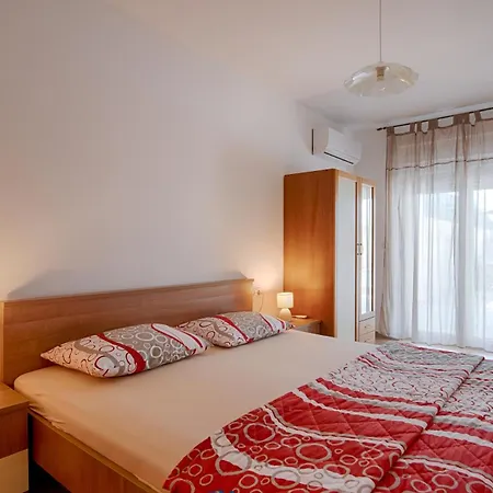 New With Pool, 600 M From The - By Traveler Tourist Agency Krk Id 2164 Villa Pinezići