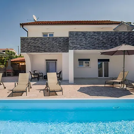 New With Pool, 600 M From The - By Traveler Tourist Agency Krk Id 2164 Pinezići