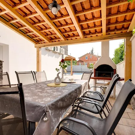 New With Pool, 600 M From The - By Traveler Tourist Agency Krk Id 2164 * Pinezici (Krk)