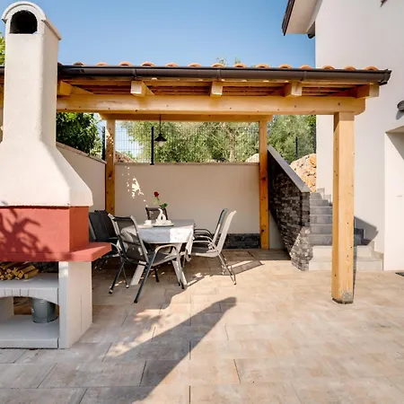 Villa New With Pool, 600 M From The - By Traveler Tourist Agency Krk Id 2164 Pinezići