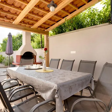 New With Pool, 600 M From The - By Traveler Tourist Agency Krk Id 2164 * Pinezici (Krk)