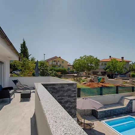 Villa New With Pool, 600 M From The - By Traveler Tourist Agency Krk Id 2164 *