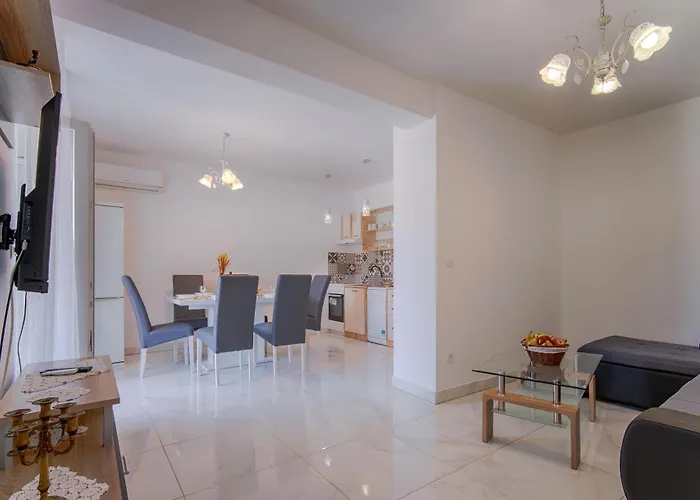 New With Pool, 600 M From The - By Traveler Tourist Agency Krk Id 2164 Vila