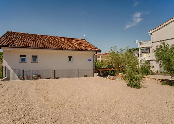 New With Pool, 600 M From The - By Traveler Tourist Agency Krk Id 2164 *