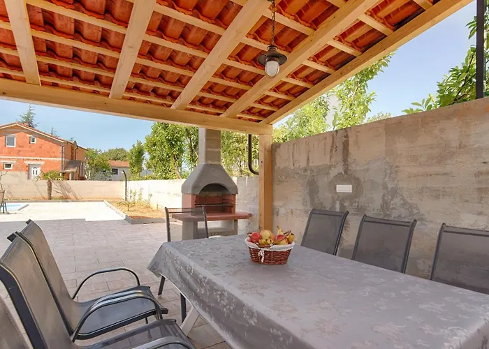 Vila New With Pool, 600 M From The - By Traveler Tourist Agency Krk Id 2164 Pinezići