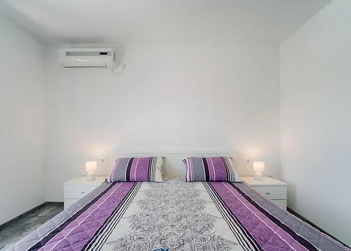 New With Pool, 600 M From The - By Traveler Tourist Agency Krk Id 2164 Vila