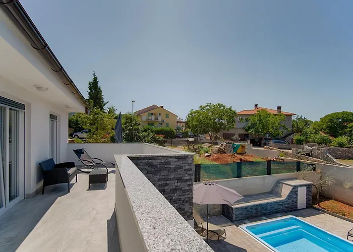 Vila New With Pool, 600 M From The - By Traveler Tourist Agency Krk Id 2164 *
