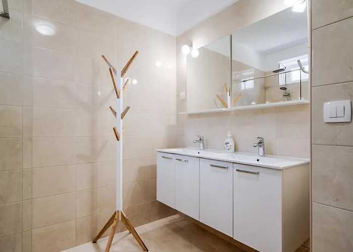 New With Pool, 600 M From The - By Traveler Tourist Agency Krk Id 2164 Vila *