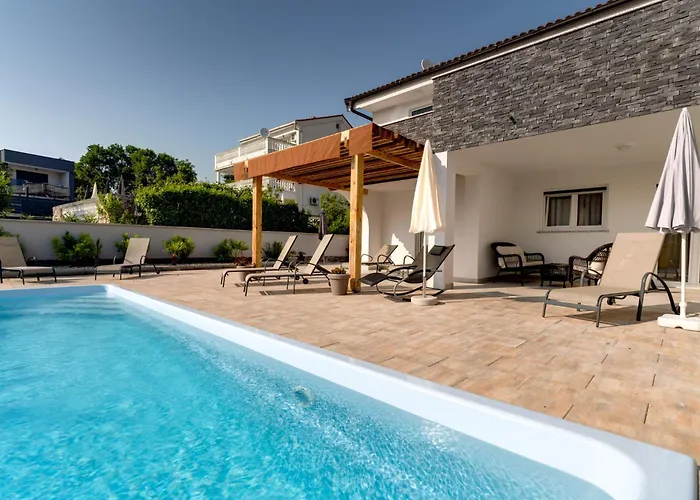 New With Pool, 600 M From The - By Traveler Tourist Agency Krk Id 2164 Vila