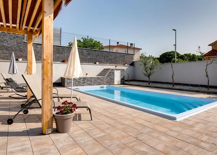 New With Pool, 600 M From The - By Traveler Tourist Agency Krk Id 2164 *