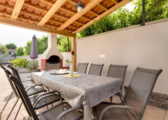 New With Pool, 600 M From The - By Traveler Tourist Agency Krk Id 2164 * Pinezići