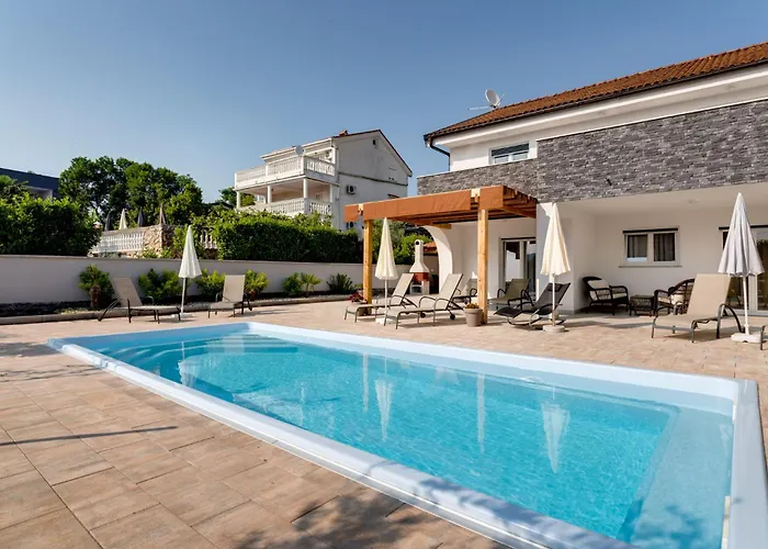 New With Pool, 600 M From The - By Traveler Tourist Agency Krk Id 2164 Pinezići