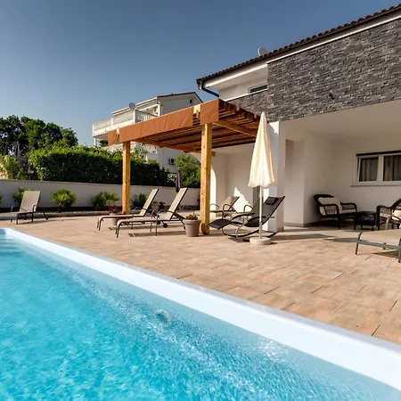 New With Pool, 600 M From The - By Traveler Tourist Agency Krk Id 2164 Villa