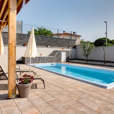 New With Pool, 600 M From The - By Traveler Tourist Agency Krk Id 2164 *